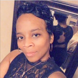 Meet your Posher, Cassandra